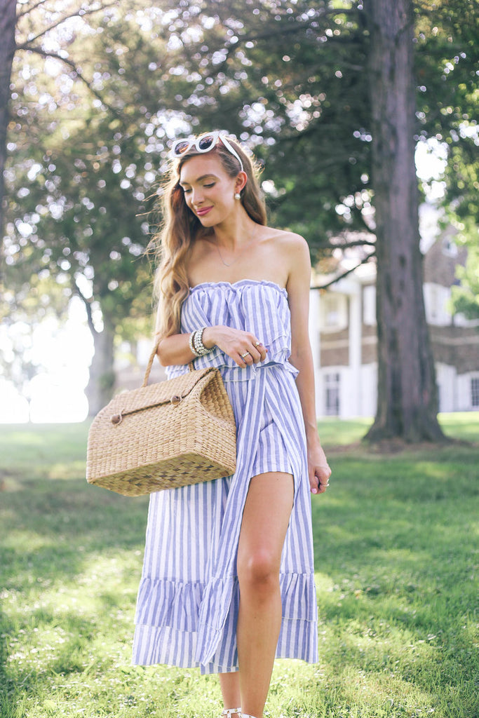 Enjoy summer breeze with straw handbag